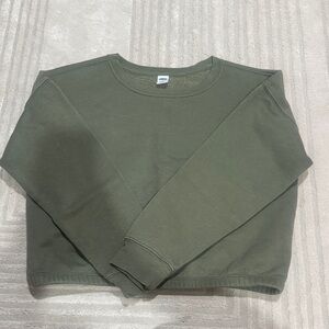 cropped olivie green fleeced crewneck from Old Navy size 10-12 (kids)!